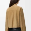 Chaqueta con puños remangados de piel de cordero ante