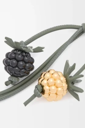Colgante «Berry» en piel de becerro clásica