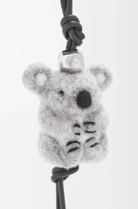 Colgante de koala de fieltro y piel de becerro