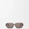 Gafas de sol rectangulares y finas