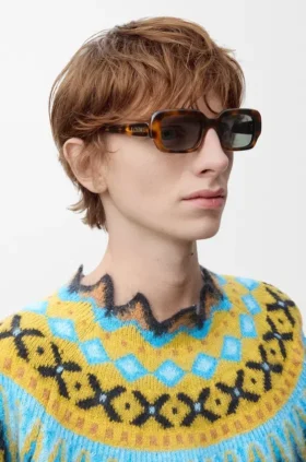 Gafas de sol rectangulares y finas