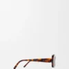 Gafas de sol rectangulares y finas
