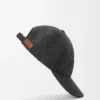 Gorra con parche de lana