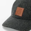 Gorra con parche de lana