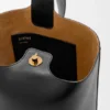Medium Pebble Bucket en piel de becerro lisa