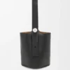 Pebble Bucket grande en piel de becerro granulada y flexible