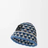 Sombrero de pescador de rafia y piel de becerro con parche de ganchillo