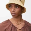 Sombrero de rafia