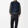 Sudadera con capucha híbrida con cremallera, de ante de cabra y mezcla de lana
