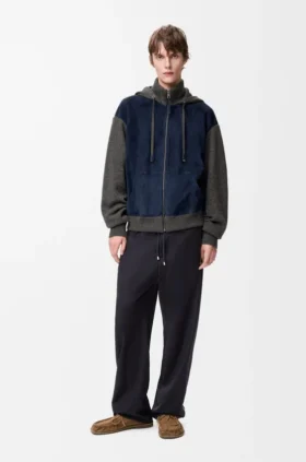 Sudadera con capucha híbrida con cremallera, de ante de cabra y mezcla de lana