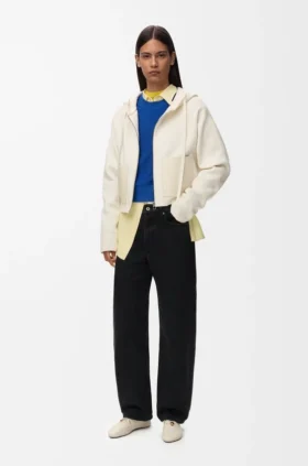 Sudadera con capucha y cremallera de lana